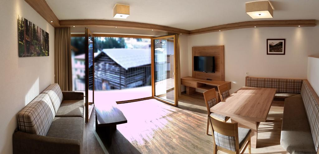Apart Viva Ischgl Ruang foto